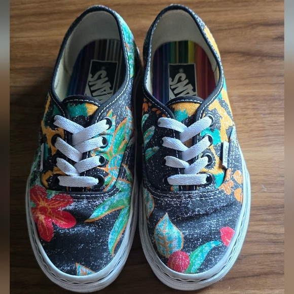 Vans x Crayola Authentic Skate Shoes "Van Doren inspired" Womens Size 5 - Picture 2 of 7